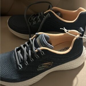 Skechers Black and Gray Athletic Shoes with Streamlined Design